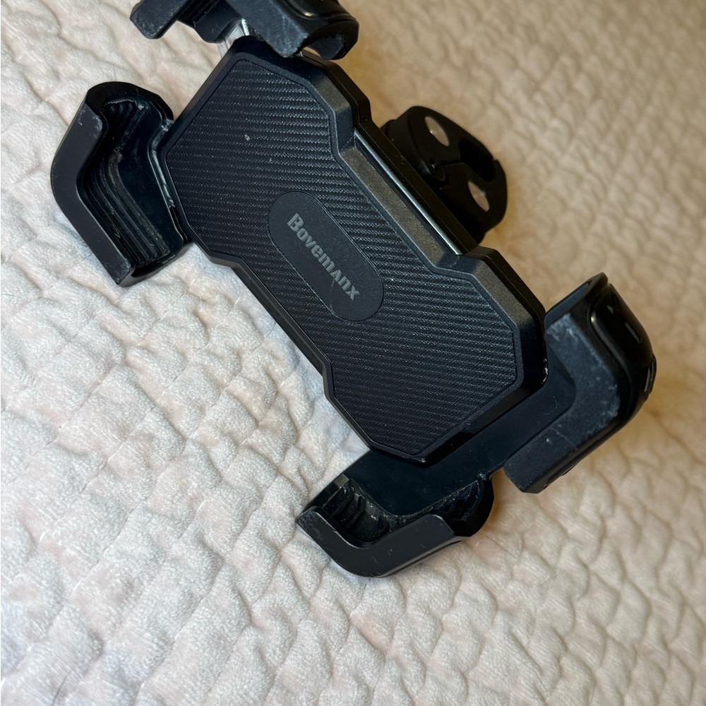 Black Phone Holder